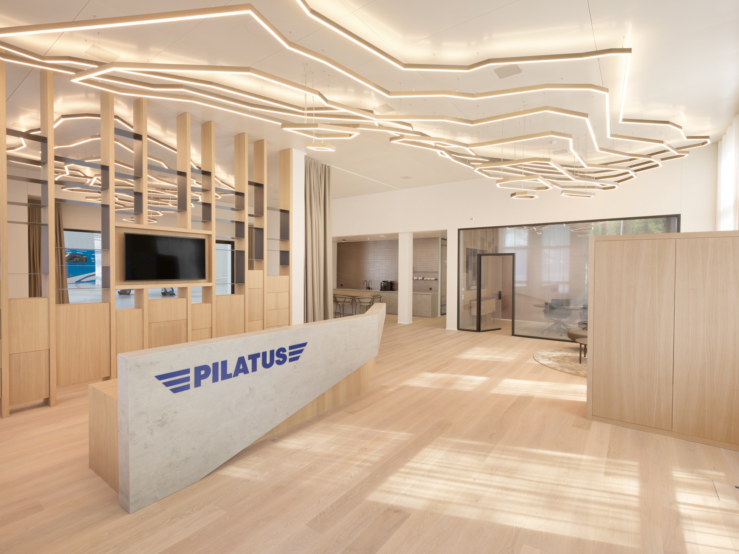 Pilatus Flugzeugwerke AG Halle Brisen 01 bearbeitet